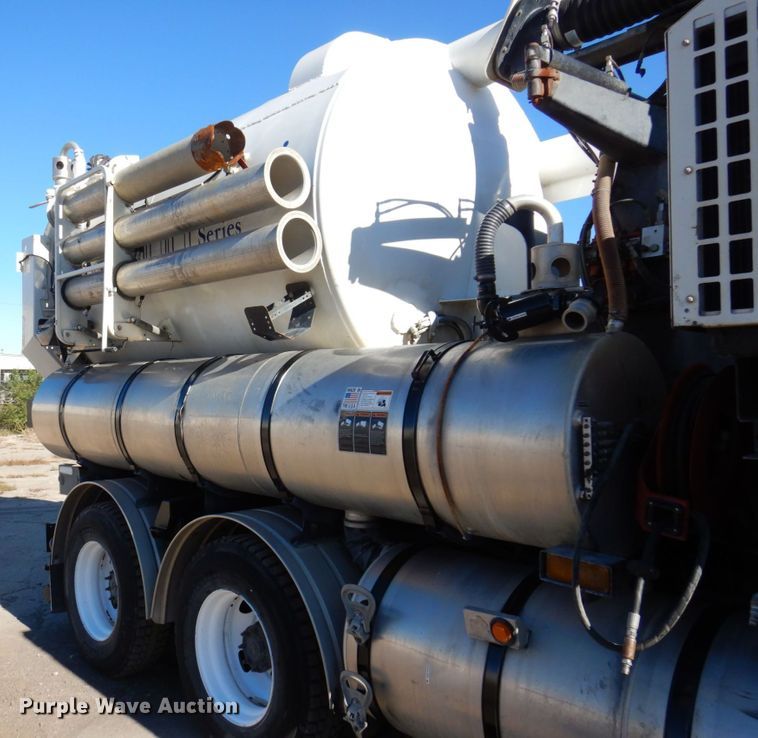 image for item KF9470 2005 Sterling L8500  sewer jetter truck