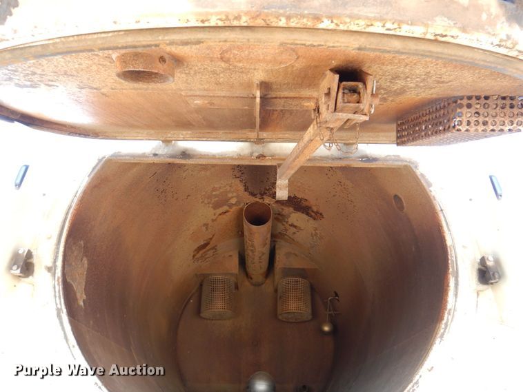 image for item KF9470 2005 Sterling L8500  sewer jetter truck