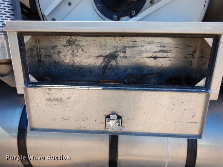 image for item KF9470 2005 Sterling L8500  sewer jetter truck