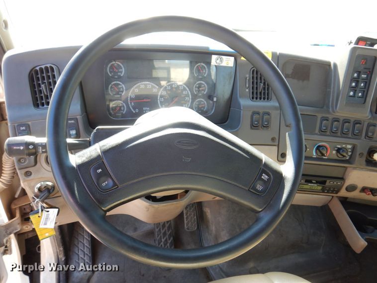 image for item KF9470 2005 Sterling L8500  sewer jetter truck