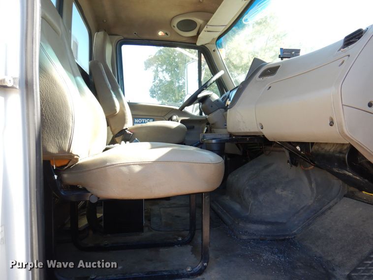 image for item KF9470 2005 Sterling L8500  sewer jetter truck