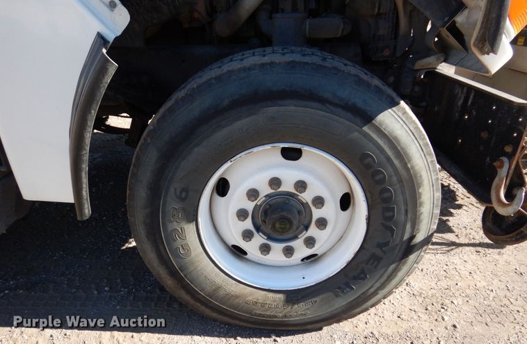 image for item KF9470 2005 Sterling L8500  sewer jetter truck