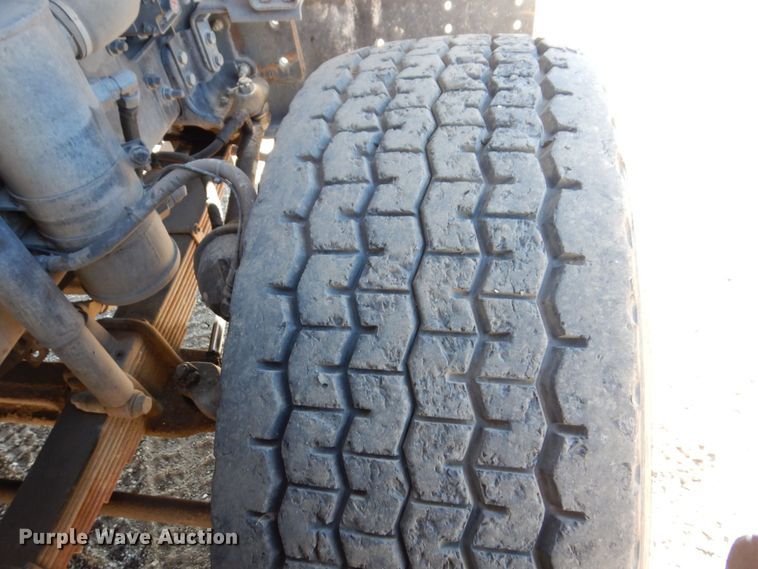 image for item KF9470 2005 Sterling L8500  sewer jetter truck