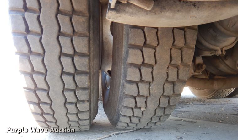 image for item KF9470 2005 Sterling L8500  sewer jetter truck