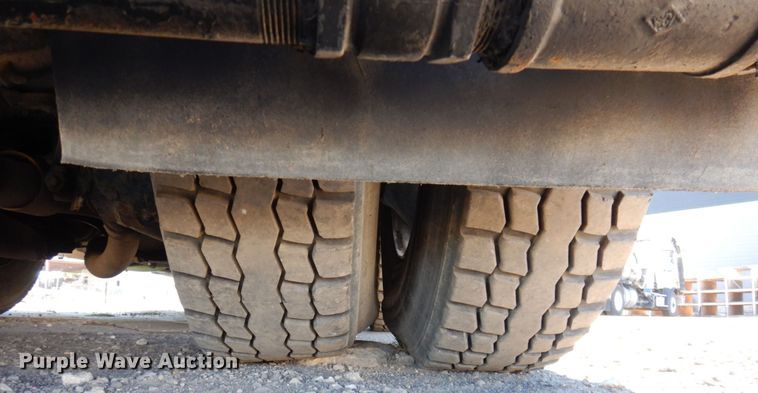 image for item KF9470 2005 Sterling L8500  sewer jetter truck