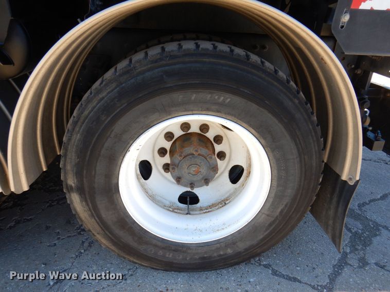 image for item KF9470 2005 Sterling L8500  sewer jetter truck