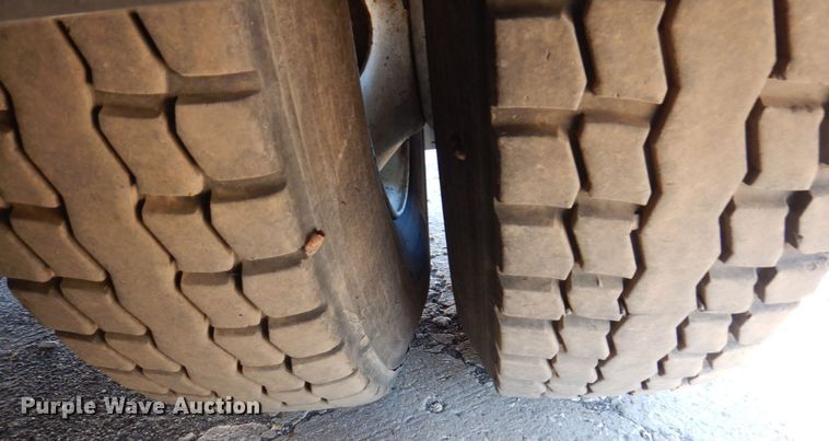 image for item KF9470 2005 Sterling L8500  sewer jetter truck