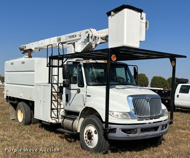 image for item KF9903 2012 International 4400  forestry bucket truck