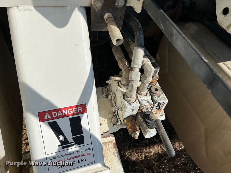 image for item KF9903 2012 International 4400  forestry bucket truck