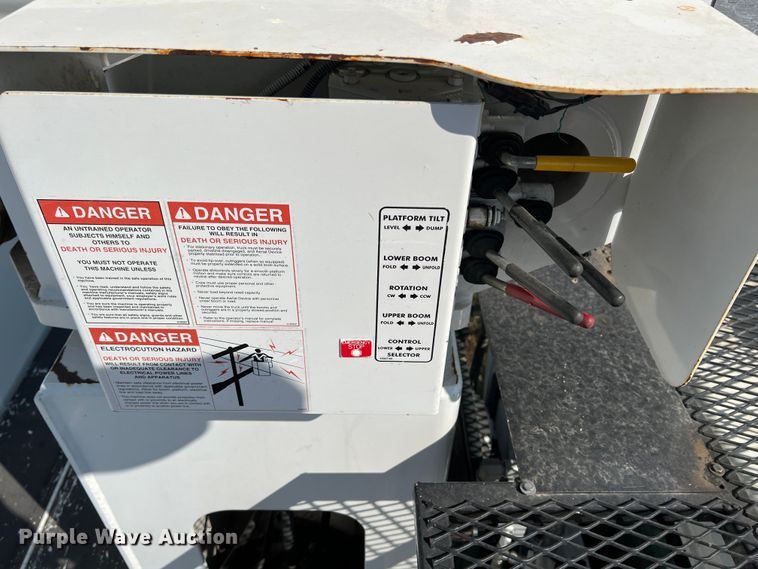 image for item KF9903 2012 International 4400  forestry bucket truck