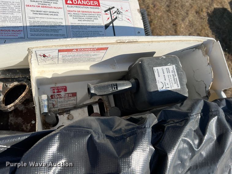 image for item KF9903 2012 International 4400  forestry bucket truck