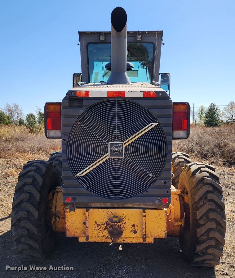 image for item KH9164 2003 Volvo G710B  motor grader