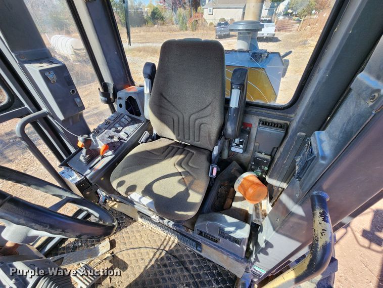 image for item KH9164 2003 Volvo G710B  motor grader