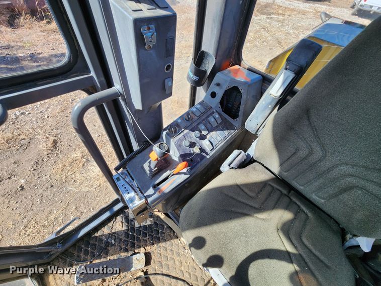 image for item KH9164 2003 Volvo G710B  motor grader