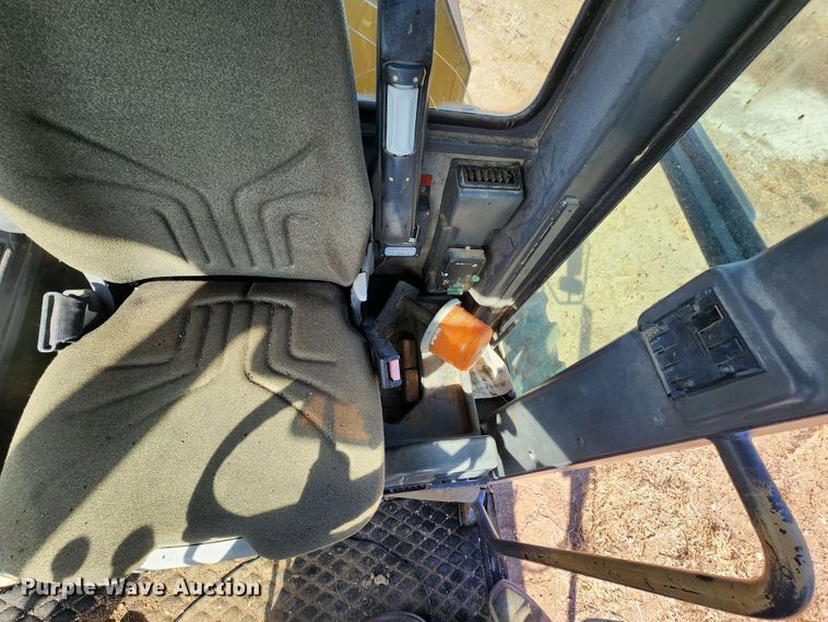 image for item KH9164 2003 Volvo G710B  motor grader