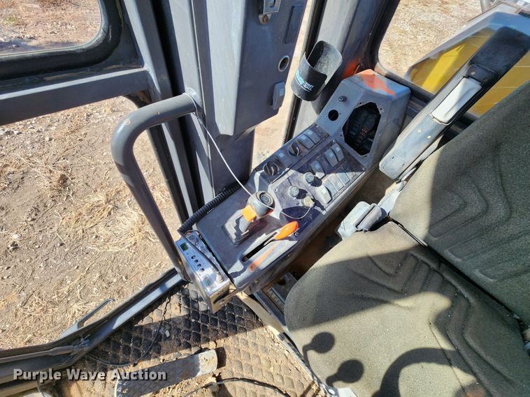 image for item KH9164 2003 Volvo G710B  motor grader