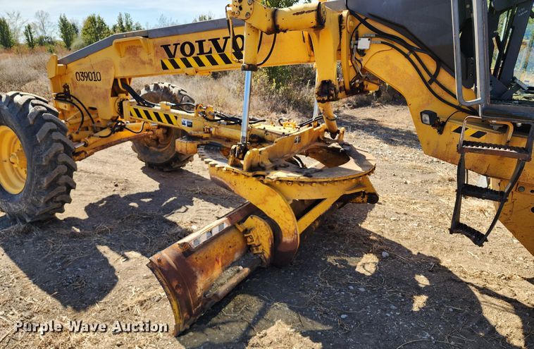 image for item KH9164 2003 Volvo G710B  motor grader