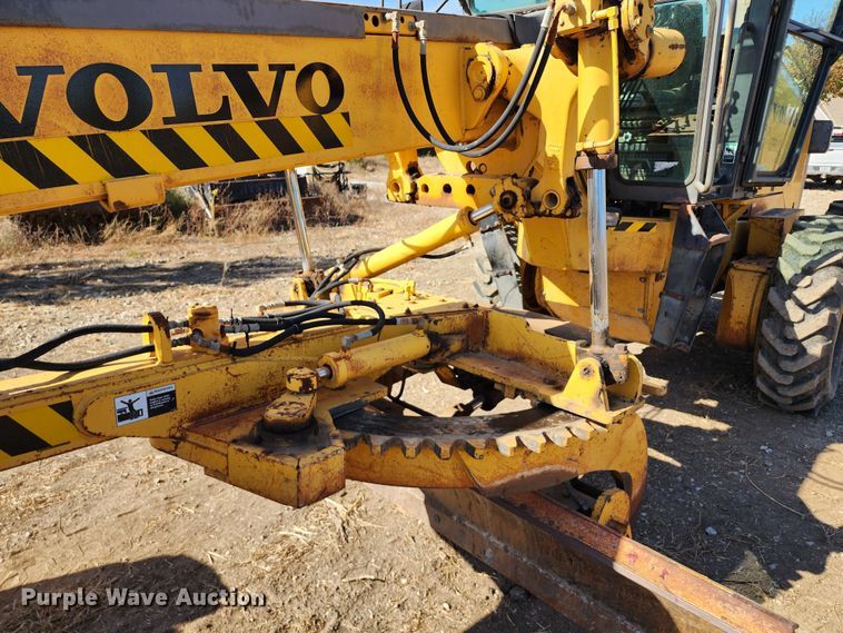 image for item KH9164 2003 Volvo G710B  motor grader