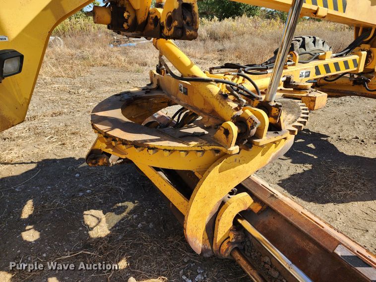 image for item KH9164 2003 Volvo G710B  motor grader