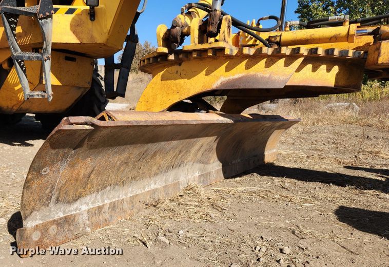 image for item KH9164 2003 Volvo G710B  motor grader