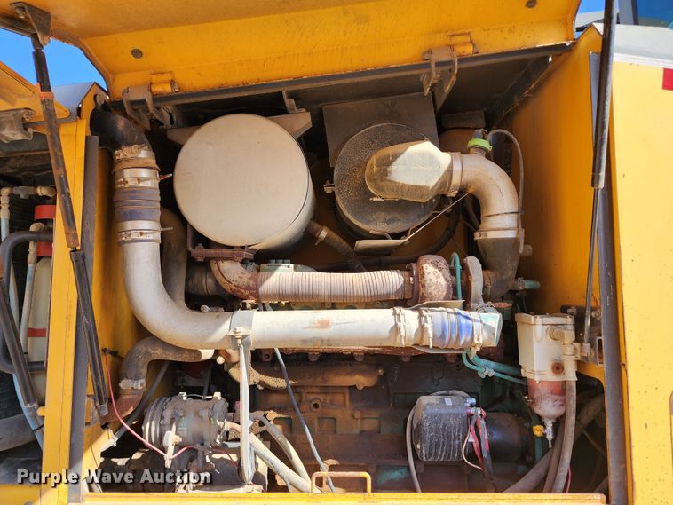 image for item KH9164 2003 Volvo G710B  motor grader