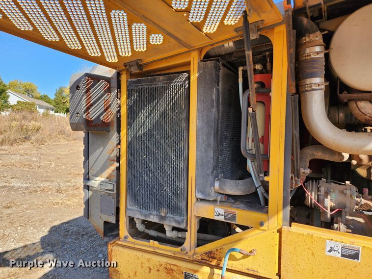 image for item KH9164 2003 Volvo G710B  motor grader