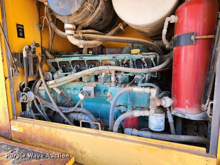 image for item KH9164 2003 Volvo G710B  motor grader