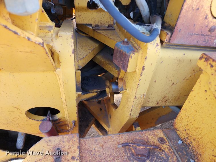 image for item KH9164 2003 Volvo G710B  motor grader