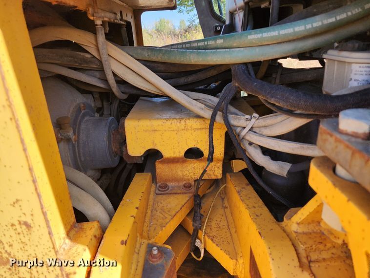 image for item KH9164 2003 Volvo G710B  motor grader