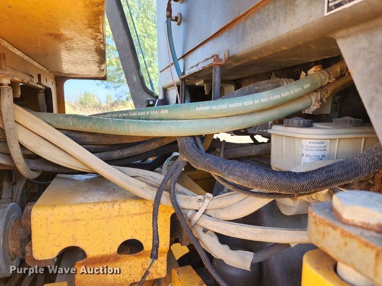 image for item KH9164 2003 Volvo G710B  motor grader