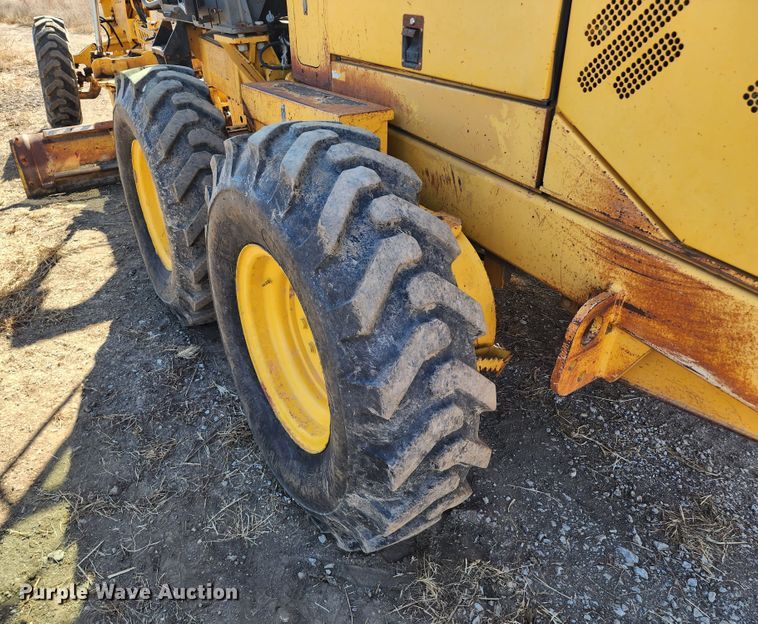 image for item KH9164 2003 Volvo G710B  motor grader