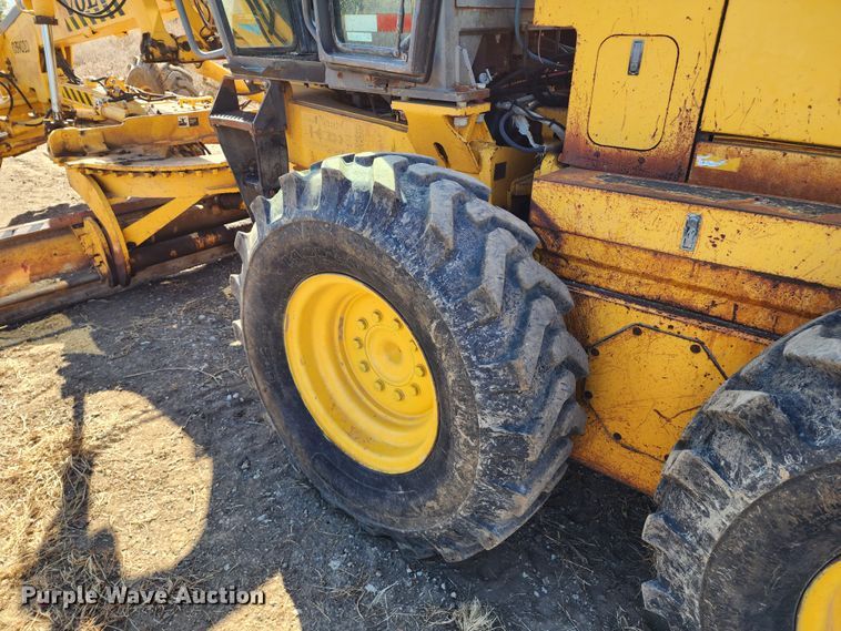 image for item KH9164 2003 Volvo G710B  motor grader