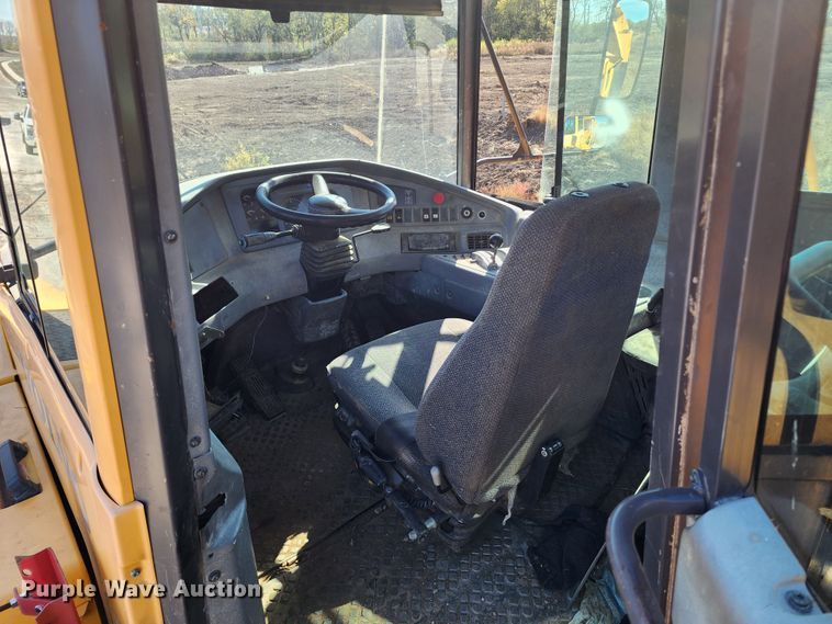 image for item KH9165 2007 Volvo A40D  haul truck