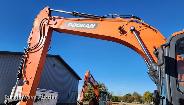 image for item KH9183 2018 Doosan DX180LC-5  excavator