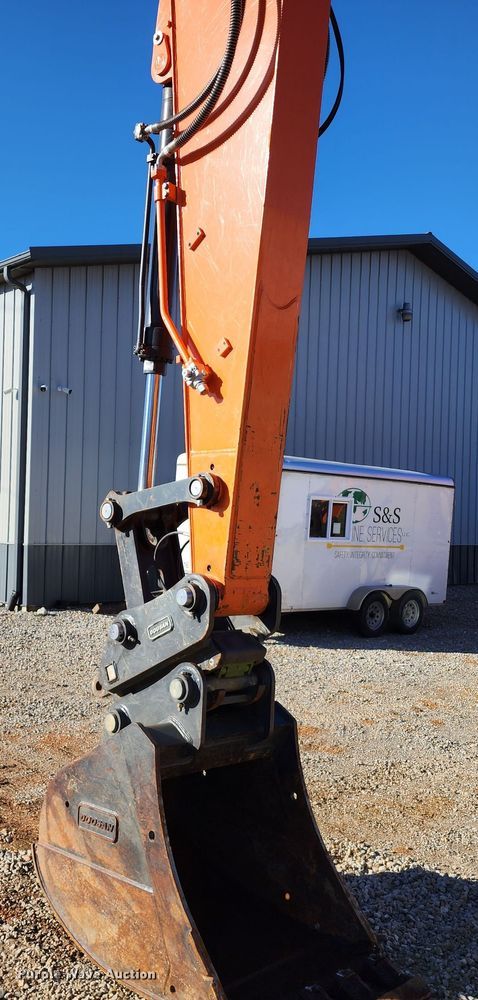 image for item KH9183 2018 Doosan DX180LC-5  excavator