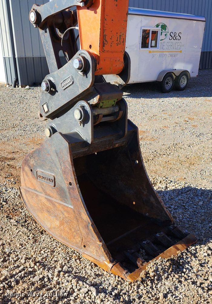 image for item KH9183 2018 Doosan DX180LC-5  excavator