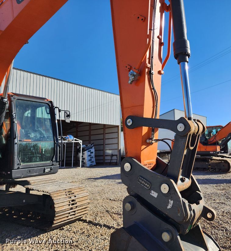 image for item KH9183 2018 Doosan DX180LC-5  excavator