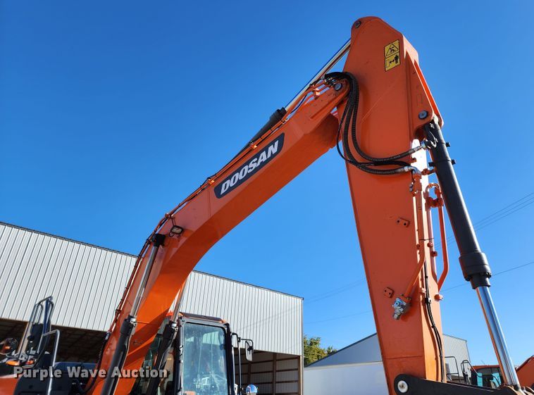 image for item KH9183 2018 Doosan DX180LC-5  excavator