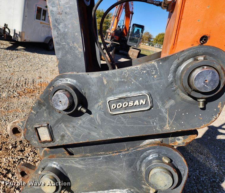 image for item KH9183 2018 Doosan DX180LC-5  excavator