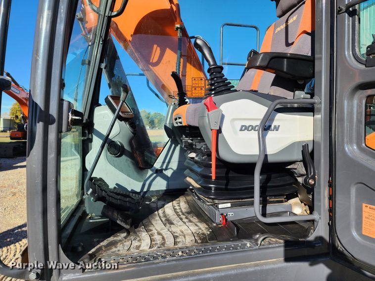 image for item KH9183 2018 Doosan DX180LC-5  excavator