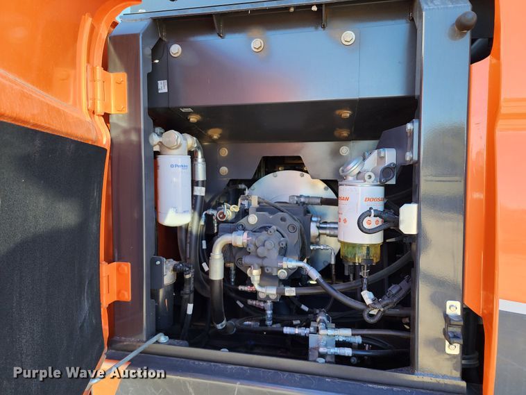 image for item KH9183 2018 Doosan DX180LC-5  excavator