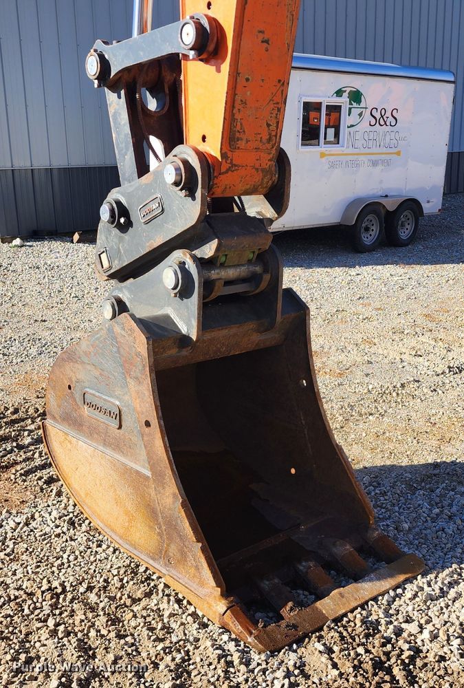 image for item KH9184 2018 Doosan DX180LC-5  excavator