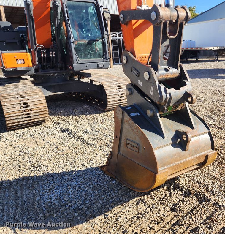 image for item KH9184 2018 Doosan DX180LC-5  excavator