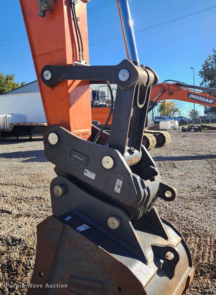 image for item KH9184 2018 Doosan DX180LC-5  excavator