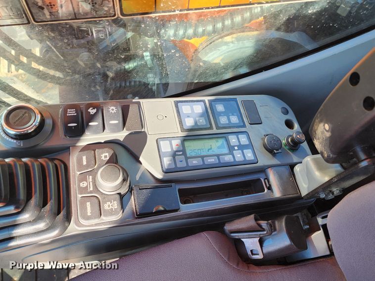 image for item KH9184 2018 Doosan DX180LC-5  excavator