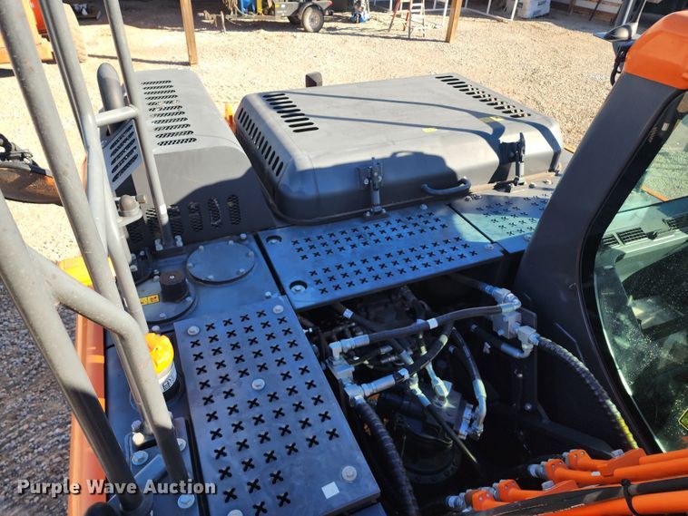 image for item KH9184 2018 Doosan DX180LC-5  excavator