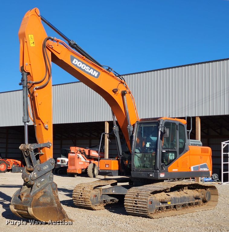 image for item KH9185 2018 Doosan DX180LC-5  excavator