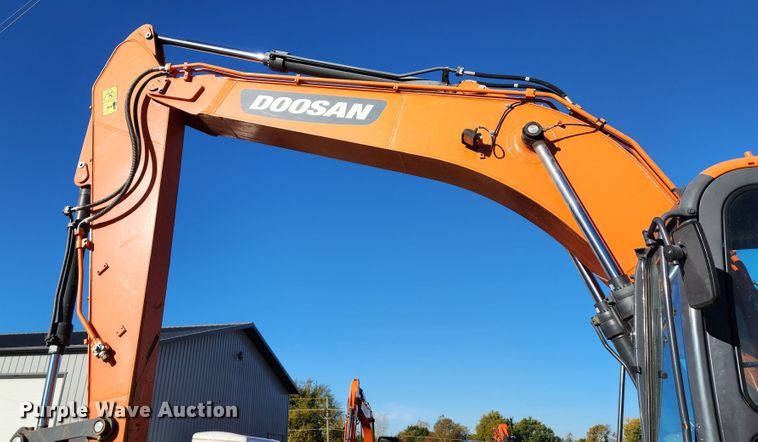 image for item KH9185 2018 Doosan DX180LC-5  excavator