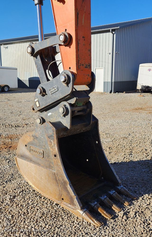 image for item KH9185 2018 Doosan DX180LC-5  excavator