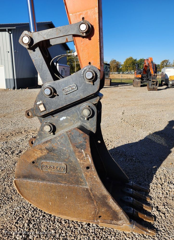 image for item KH9185 2018 Doosan DX180LC-5  excavator